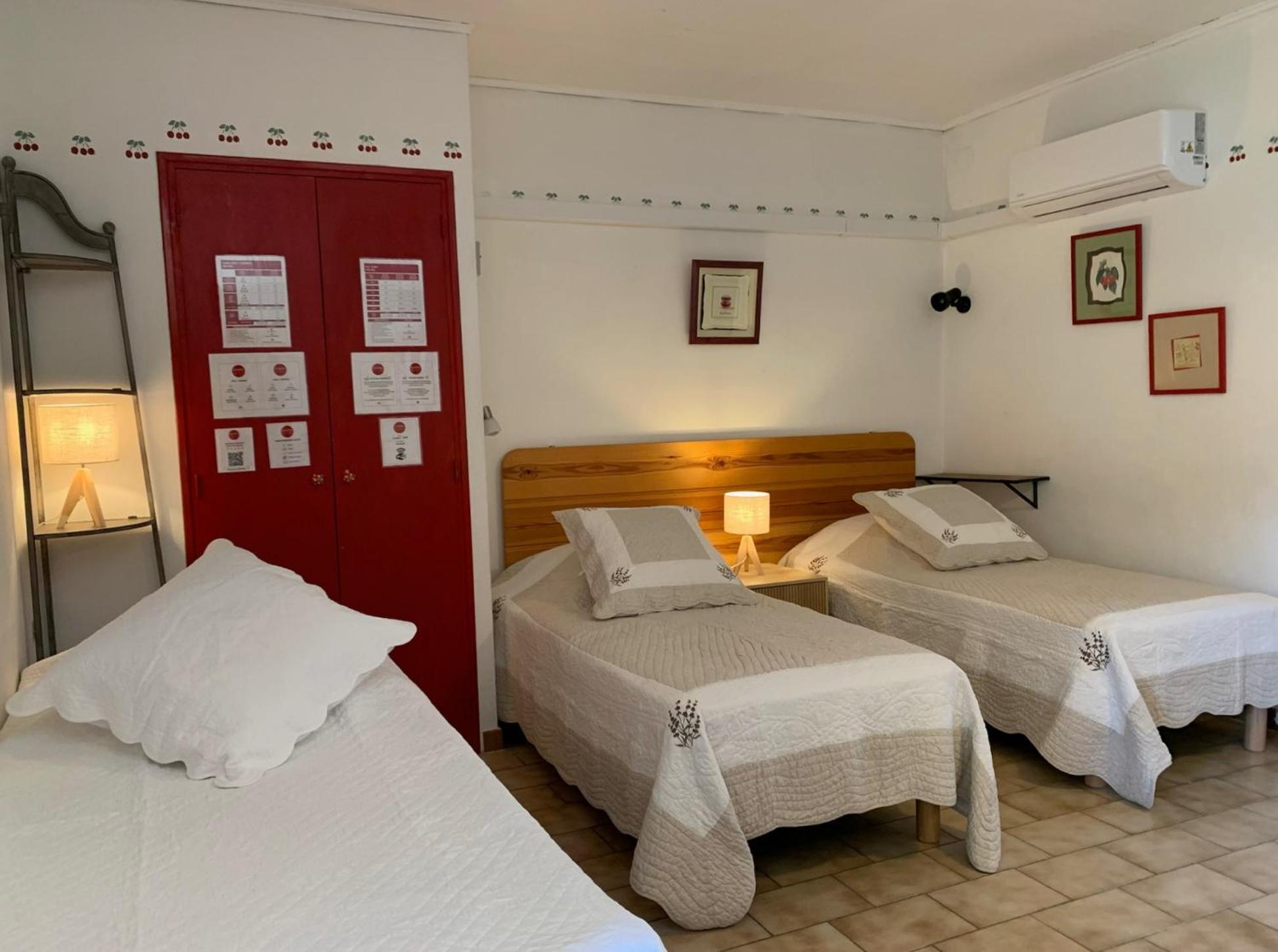 Gite La Loge 142 Route De Carpentras 84210 Venasque Extérieur photo
